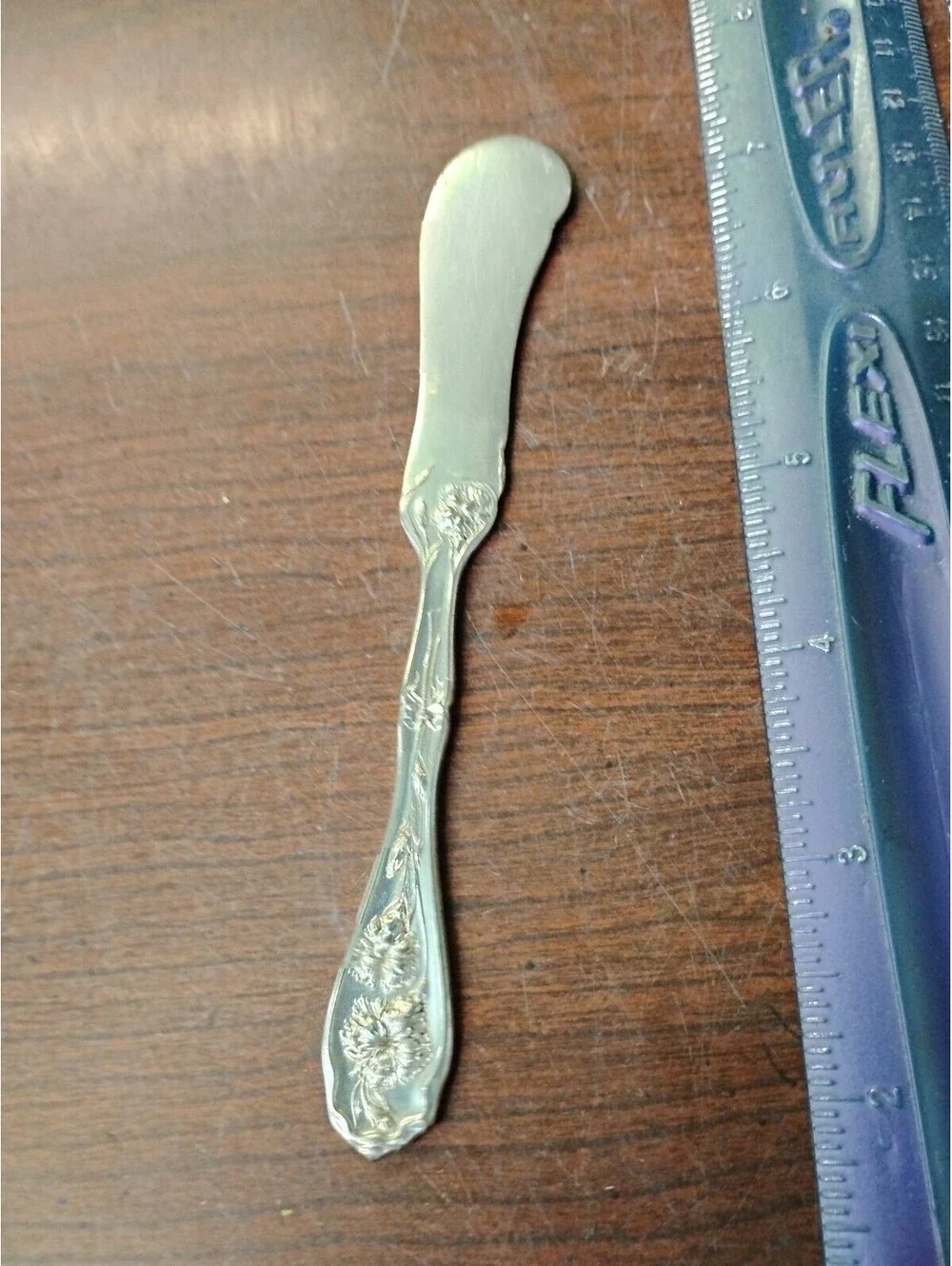 1902 WM Rogers Victorian Floral Pattern Butter/Jelly Spreaders. Silver Plated